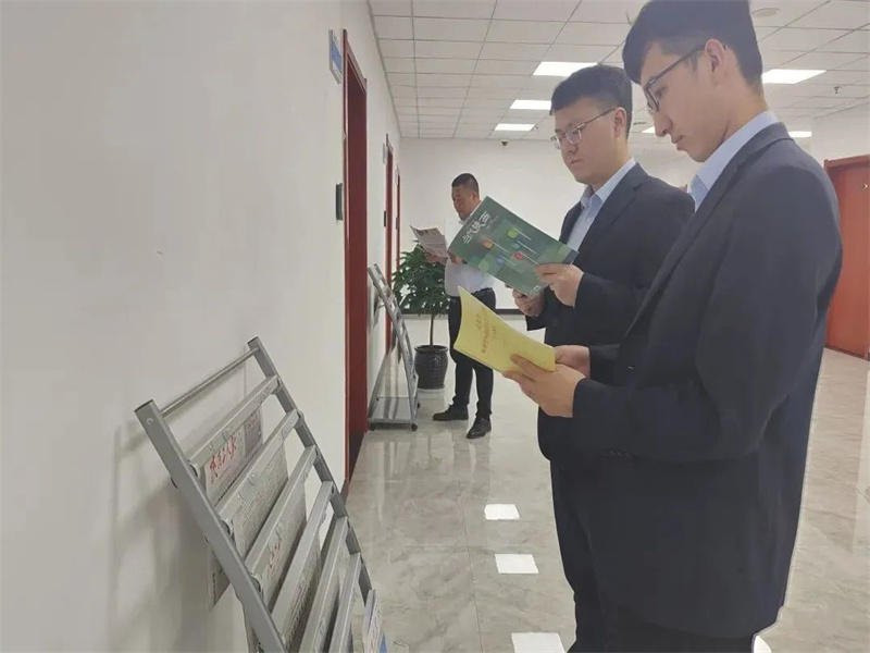 121686536364455452.jpg 陜煤集團榆北選煤分公司:“主題教育”到身邊 基層宣講“接地氣”(2).jpg