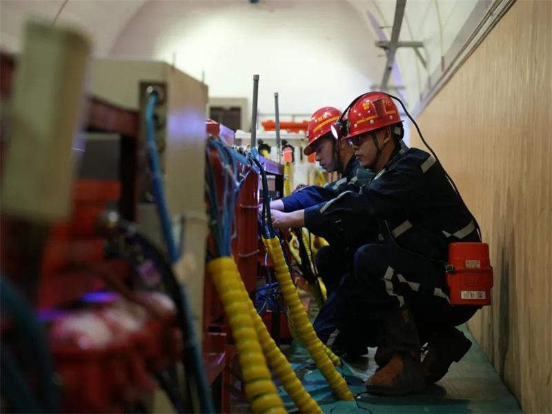 071688695081988486.jpg “兩優(yōu)一先”事跡丨運(yùn)維分公司小保當(dāng)智維中心黨支部:筑堅(jiān)強(qiáng)堡壘 促企業(yè)發(fā)展(3).jpg