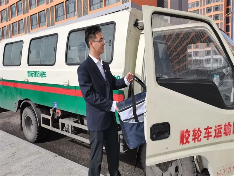 071688695092821051.jpg “兩優(yōu)一先”事跡丨運(yùn)維分公司小保當(dāng)智維中心黨支部:筑堅(jiān)強(qiáng)堡壘 促企業(yè)發(fā)展(4).jpg